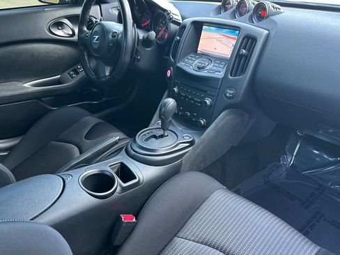 Used 2016 Nissan 370Z NISMO image 13
