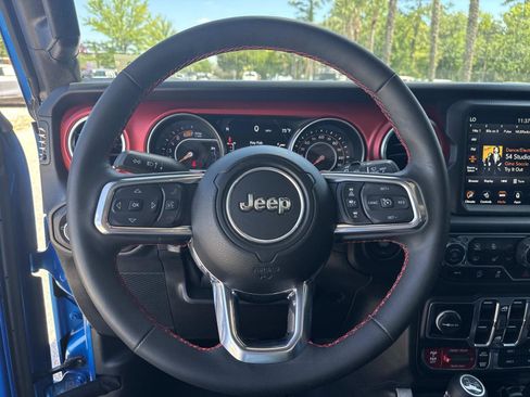Used 2023 Jeep Wrangler Unlimited Rubicon w/ LED Lighting Group AWD/4WD image 24