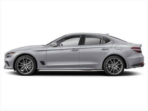 Used 2024 Genesis G70 2.5T image 3