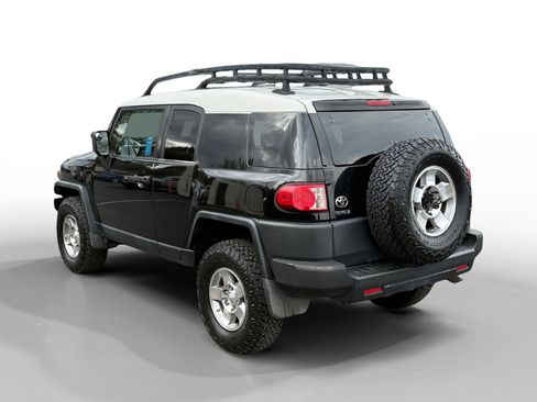 Used 2010 Toyota FJ Cruiser 4WD image 3
