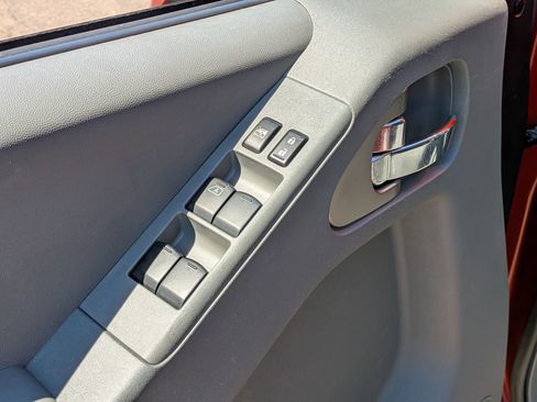 Used 2016 Nissan Frontier SV w/ SV Value Truck Package image 9