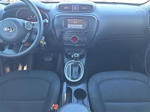 Used 2017 Kia Soul + image 17