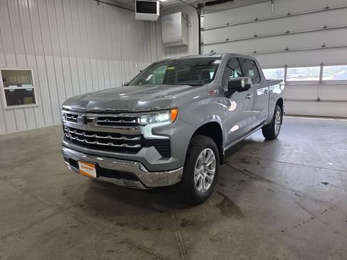 Used 2024 Chevrolet Silverado 1500 LTZ AWD/4WD image 4