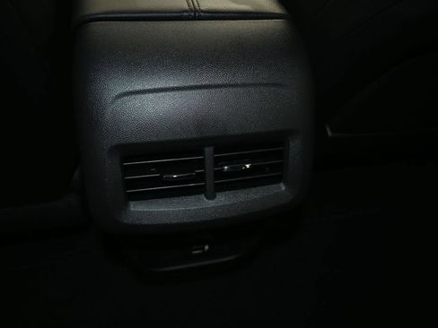 Used 2024 GMC Terrain SLT w/ Tech Package FWD image 18