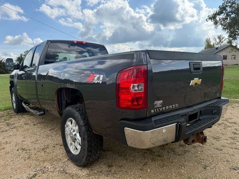 Used 2011 Chevrolet Silverado 3500 LT w/ Interior Plus Package image 3