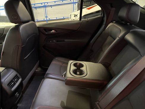 Used 2022 Chevrolet Equinox RS w/ Infotainment Package image 23