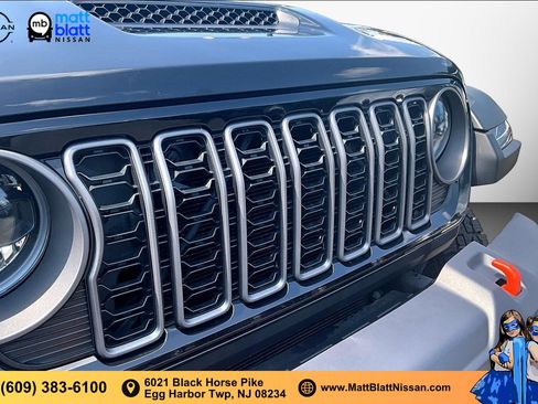Used 2026 Jeep Gladiator Mojave AWD/4WD image 28