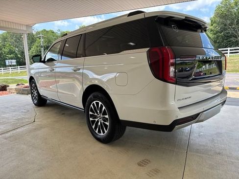 Used 2025 Ford Expedition Max Platinum AWD/4WD image 8