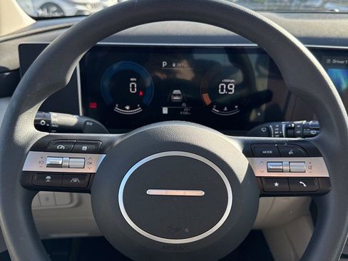 Used 2025 Hyundai Tucson SE image 17