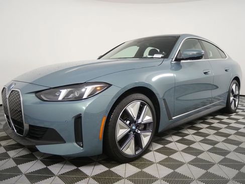 Certified 2025 BMW i4 eDrive40 image 8