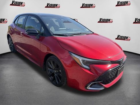 Used 2025 Toyota Corolla XSE FWD image 3