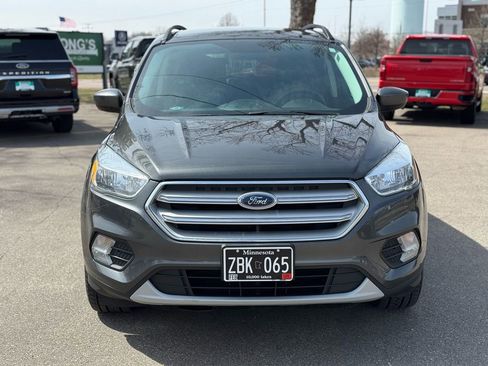 Used 2018 Ford Escape SE image 3