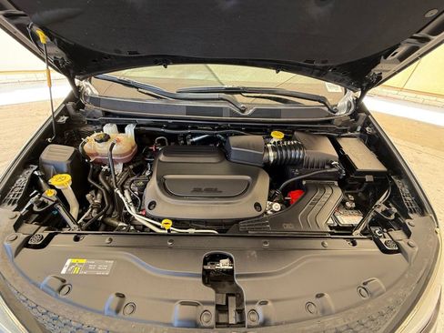 Used 2020 Chrysler Pacifica Touring w/ S Appearance Package FWD image 46