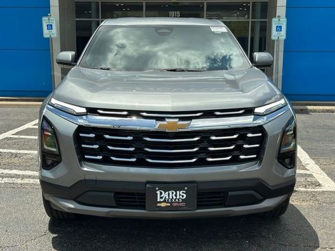 New 2026 Chevrolet Equinox LT w/ Convenience Package II FWD image 2