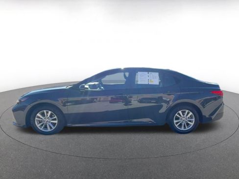 Used 2025 Toyota Camry LE image 7