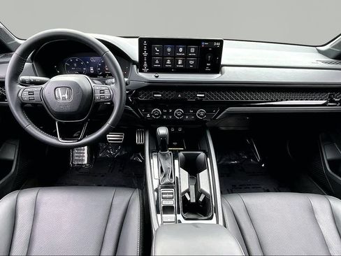 Used 2025 Honda Accord Sport image 8