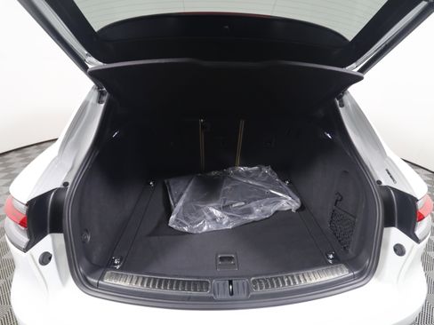 Used 2023 Porsche Macan image 19