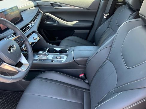 Certified 2026 INFINITI QX60 Luxe w/ Cargo Package FWD image 17