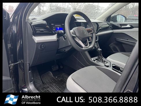 Used 2022 Volkswagen Taos S image 9