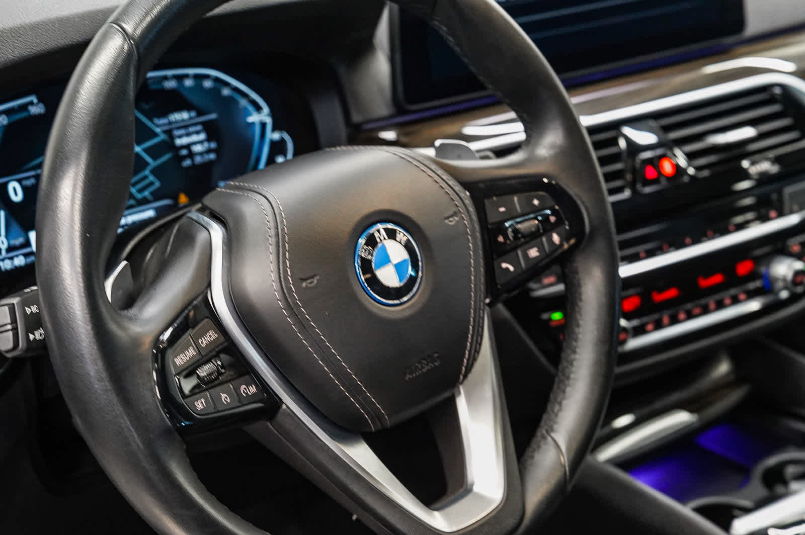 Used 2023 BMW 530e w/ Convenience Package RWD image 21