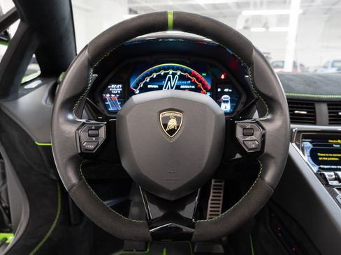 Used 2021 Lamborghini Aventador SVJ AWD/4WD image 27