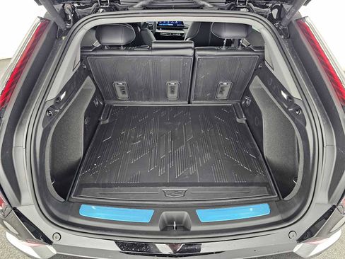 New 2026 Cadillac Optiq Luxury 1 image 14