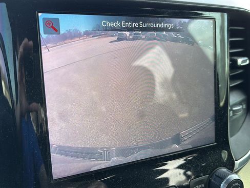 Used 2022 RAM 1500 Big Horn AWD/4WD image 12