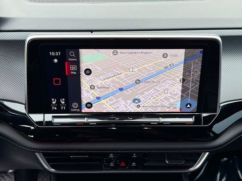 Used 2024 Volkswagen Atlas Cross Sport SEL image 32