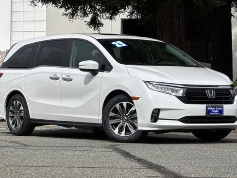 Used 2023 Honda Odyssey EX-L image 2