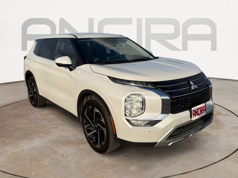 Used 2024 Mitsubishi Outlander SE image 4