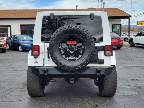 Used 2015 Jeep Wrangler Unlimited Sahara image 8