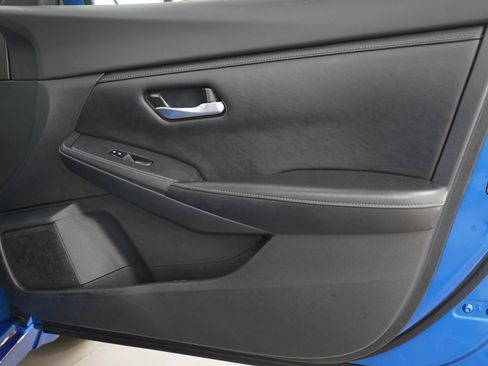 Used 2021 Nissan Sentra SV FWD image 9