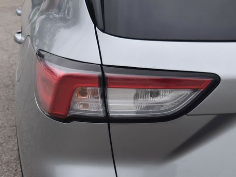 Used 2021 Ford Escape SE w/ Convenience Package FWD image 5