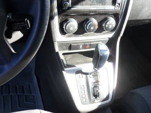Used 2012 Dodge Caliber SXT image 10