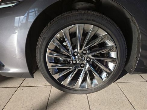 Used 2025 Lexus ES 350 Ultra Luxury image 10