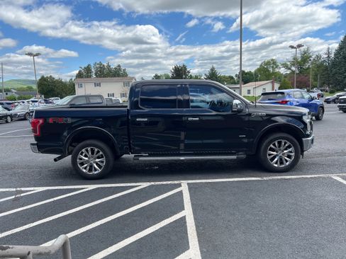 Used 2017 Ford F150 Lariat w/ Equipment Group 502A Luxury AWD/4WD image 5