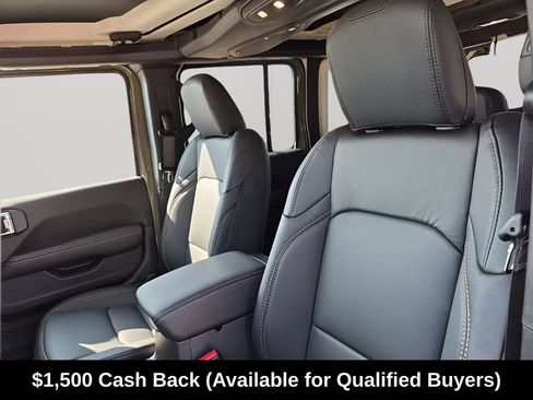 New 2026 Jeep Wrangler Unlimited Sahara AWD/4WD image 34