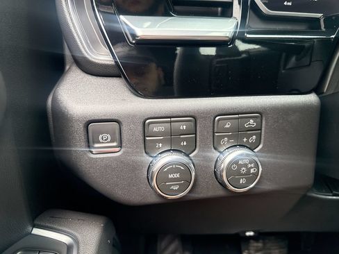 New 2026 GMC Sierra 1500 SLT w/ SLT Premium Package AWD/4WD image 18