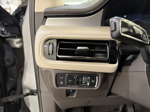 Used 2022 Lincoln Nautilus Standard w/ Premium Package image 20