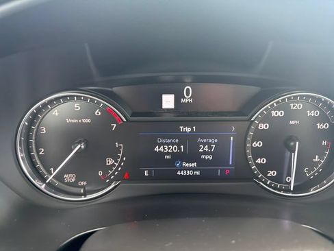 Used 2020 Cadillac XT4 Premium Luxury w/ Cold Weather Package FWD image 17