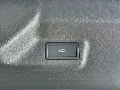 Used 2025 Volkswagen ID. Buzz 1st Edition AWD/4WD image 41