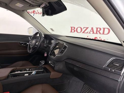Used 2020 Volvo XC90 T6 Momentum w/ Protection Package Premier AWD/4WD image 17