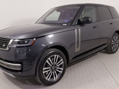 Used 2023 Land Rover Range Rover SE image 1