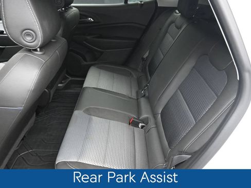 Used 2025 Chevrolet Trax LT w/ Driver Confidence Package FWD image 13