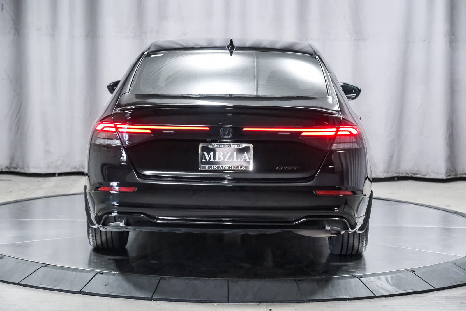 Used 2024 Honda Accord Sport image 3