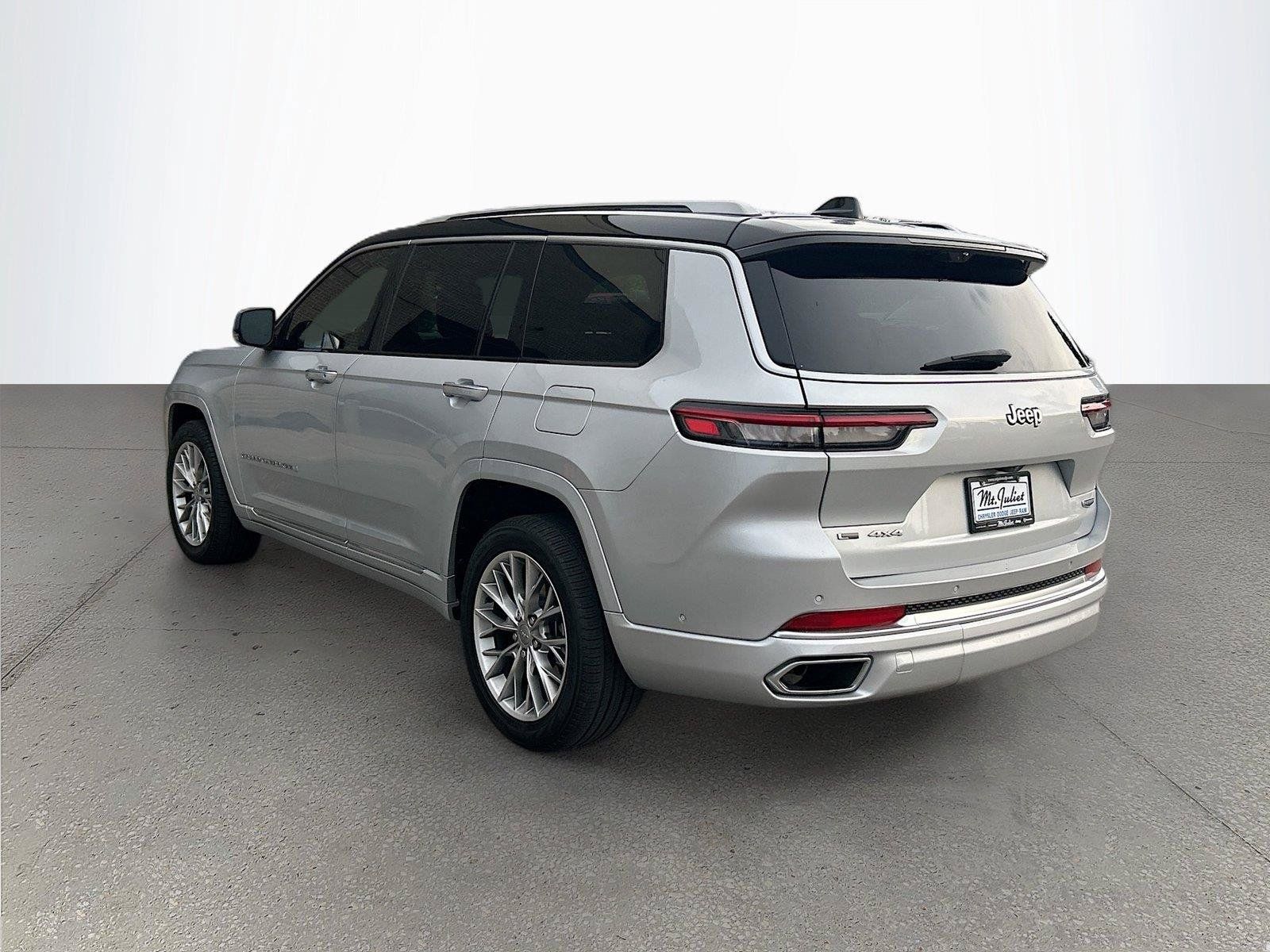 Used 2023 Jeep Grand Cherokee L Summit w/ Advanced Protech Group IV AWD/4WD image 6