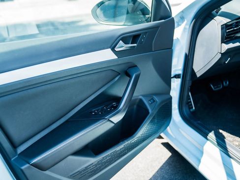 Used 2025 Volkswagen Jetta Sport image 23