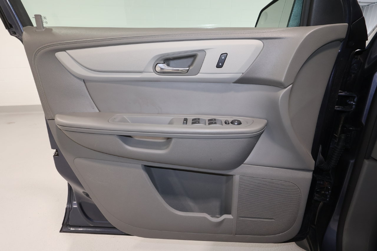 Used 2013 Chevrolet Traverse LS AWD/4WD image 12