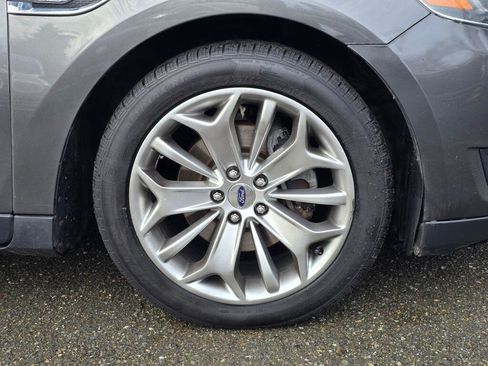 Used 2017 Ford Taurus Limited image 9