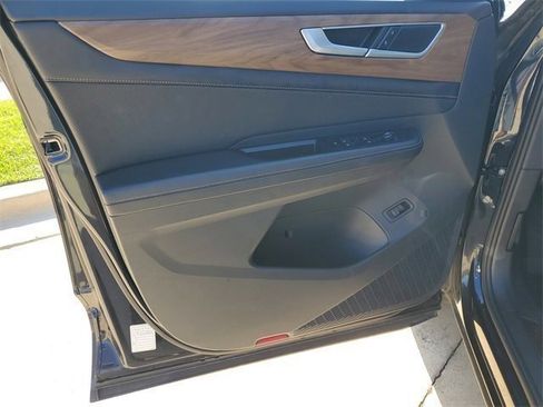 Used 2024 Volkswagen Atlas SE image 13